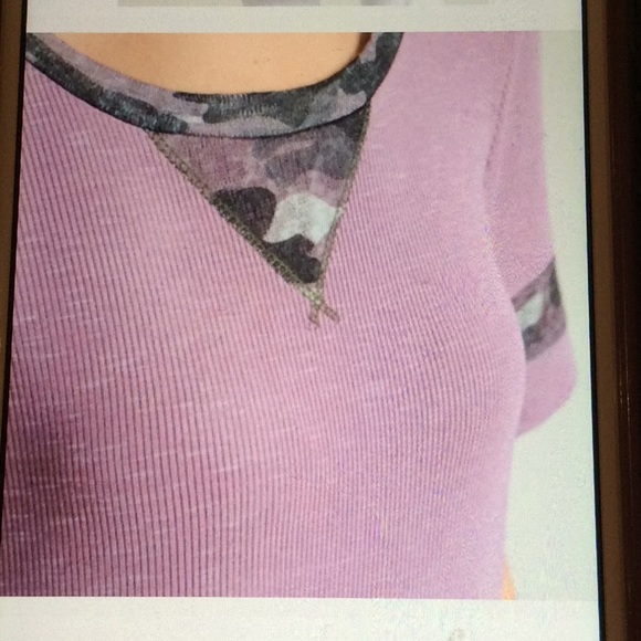 🫐 First love contrast top with short sleeves camo and pink - Picture 4 of 8